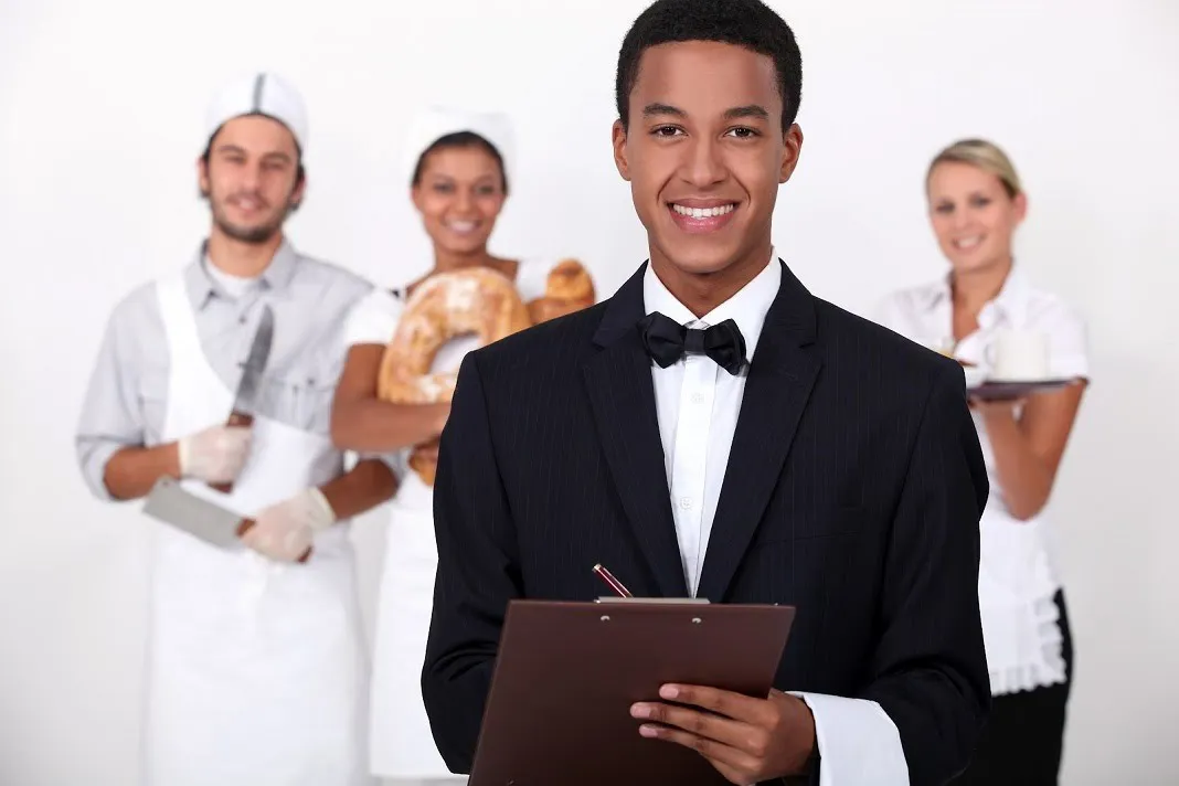 Quy trình đào tạo nhân viên phục vụ nhà hàng, khách sạn, quán cafe hiệu quả