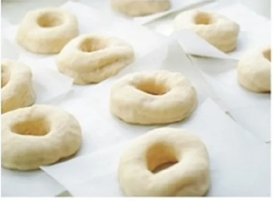 Cách làm bánh donut ngon ngất ngây không cần dùng lò nướng