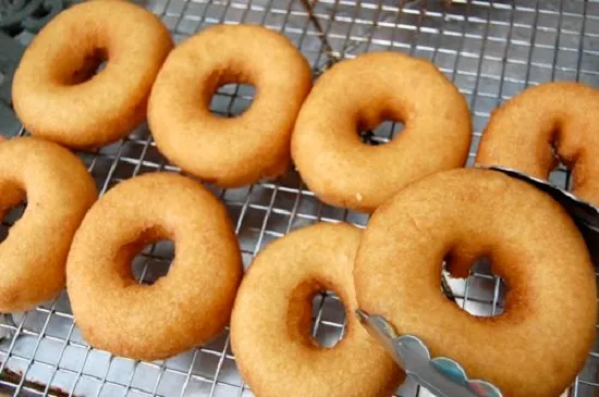 Cách làm bánh donut ngon ngất ngây không cần dùng lò nướng