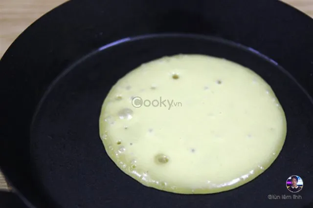 Cách làm bánh pancake dâu tằm ngon lạ miệng