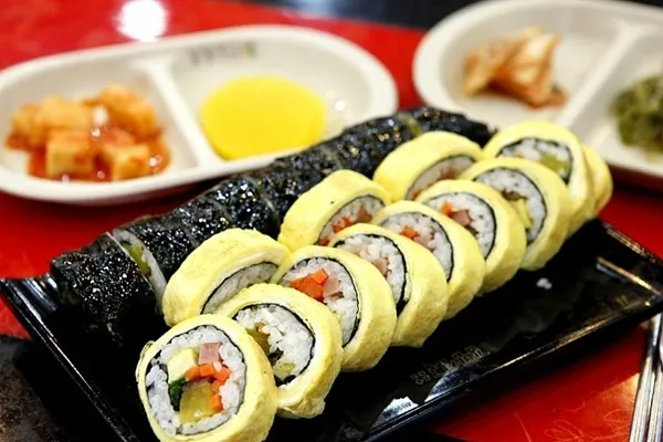 Cách làm sushi Nhật Bản biến tấu độc đáo