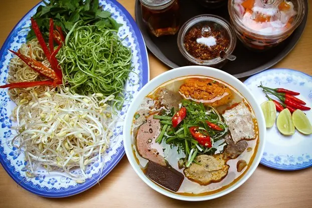 Cách nấu bún bò Huế ngon