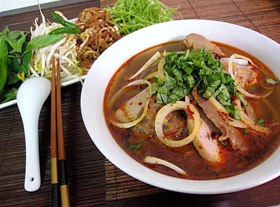 Cách nấu bún bò Huế ngon