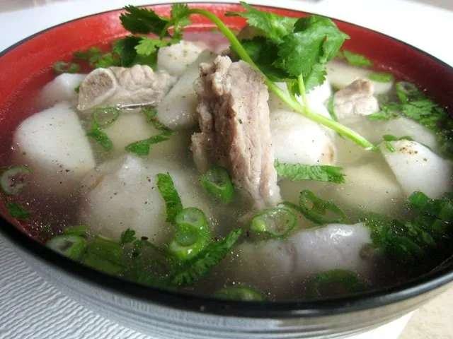 Cách nấu canh khoai sọ nấu sườn thơm ngon đủ chất