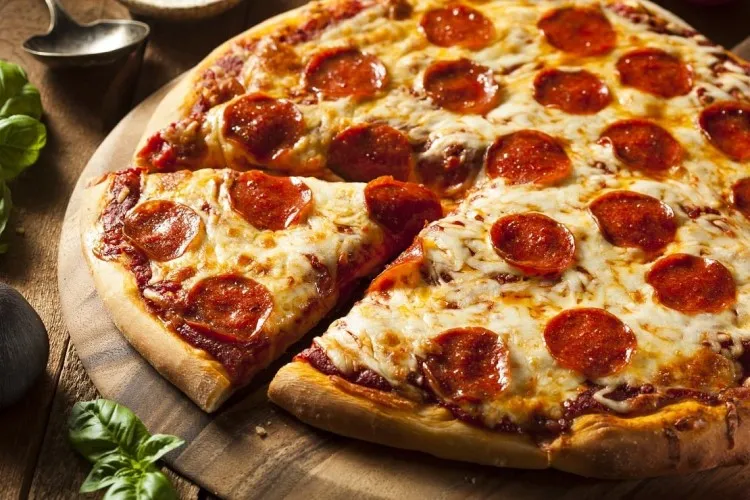 Hướng dẫn cách làm pizza bằng lò nướng cực đơn giản tại nhà